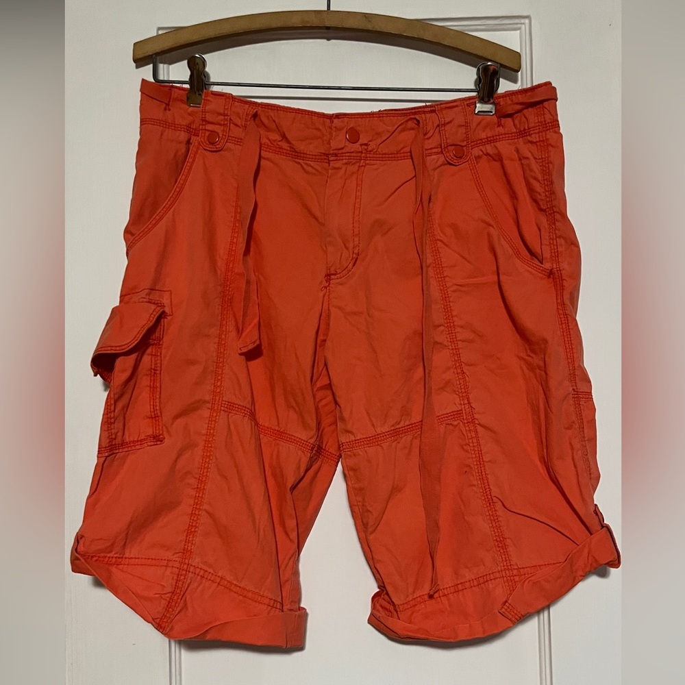 Pacific Girl cuffed orange cargo shorts. Size L